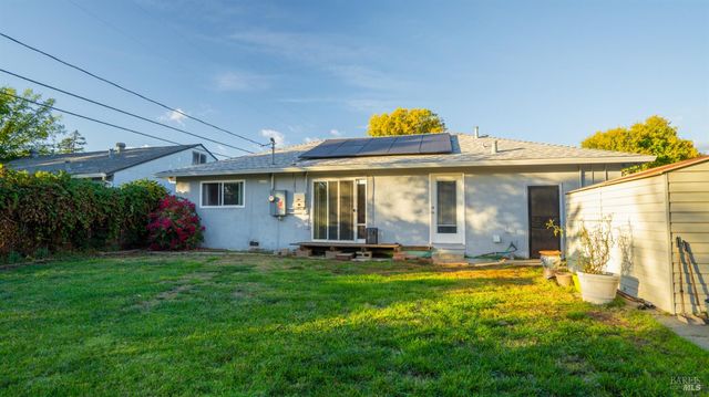 1047 E Tennessee Ct, Fairfield, CA 94533