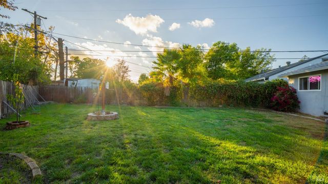 1047 E Tennessee Ct, Fairfield, CA 94533