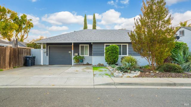 1047 E Tennessee Ct, Fairfield, CA 94533