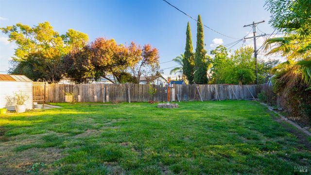 1047 E Tennessee Ct, Fairfield, CA 94533