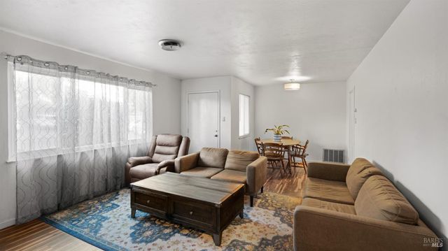 1047 E Tennessee Ct, Fairfield, CA 94533