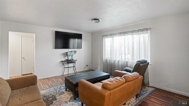 1047 E Tennessee Ct, Fairfield, CA 94533