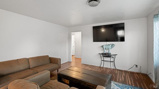 1047 E Tennessee Ct, Fairfield, CA 94533