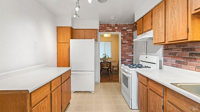 1047 E Tennessee Ct, Fairfield, CA 94533