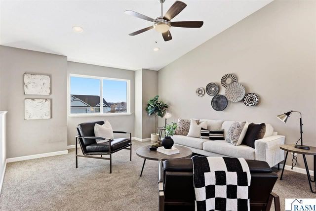 906 NE Mulberry Street, Montgomery, MN 56069