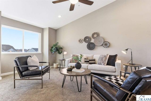 906 NE Mulberry Street, Montgomery, MN 56069