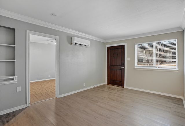 3310 Douglas Avenue B, Dallas, TX 75219