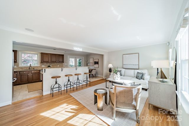 3221 Northampton Drive, Charlotte, NC 28210