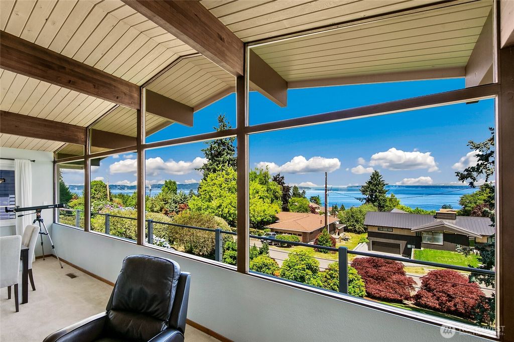 29812 Marine View Drive SW, Federal Way, WA 98023