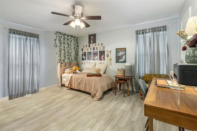 8051 Bay Branch Drive 324, The Woodlands, TX 77382