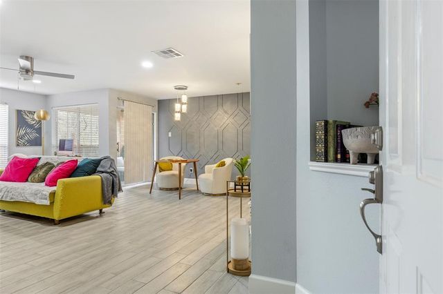8051 Bay Branch Drive 324, The Woodlands, TX 77382