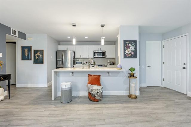 8051 Bay Branch Drive 324, The Woodlands, TX 77382