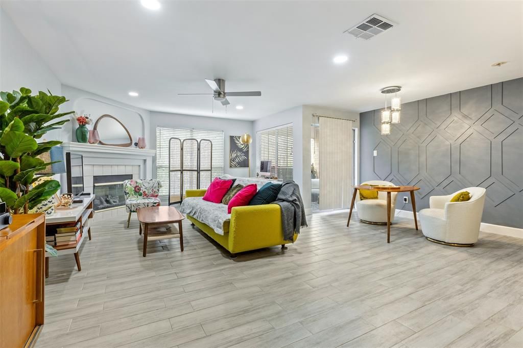 8051 Bay Branch Drive 324, The Woodlands, TX 77382