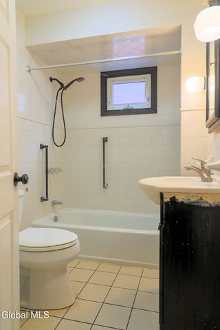 1369 Santa Fe Street, Schenectady, NY 12303