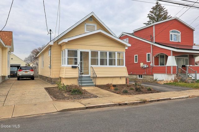 1369 Santa Fe Street, Schenectady, NY 12303