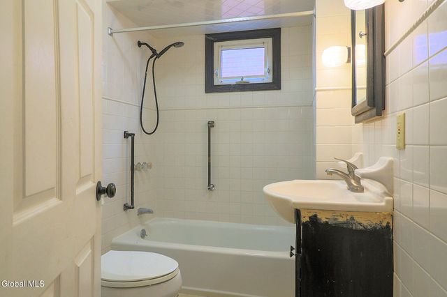 1369 Santa Fe Street, Schenectady, NY 12303