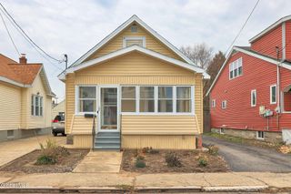 1369 Santa Fe Street, Schenectady, NY 12303