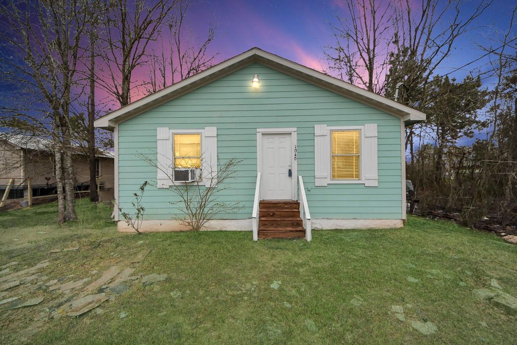 1040 County Road 5007, Cleveland, TX 77327