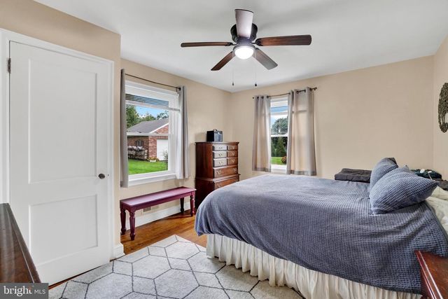 1820 POWDER MILL RD, York, PA 17402
