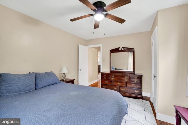 1820 POWDER MILL RD, York, PA 17402