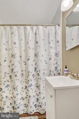 1820 POWDER MILL RD, York, PA 17402