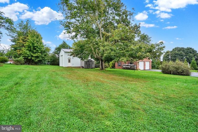 1820 POWDER MILL RD, York, PA 17402