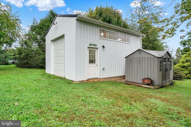 1820 POWDER MILL RD, York, PA 17402