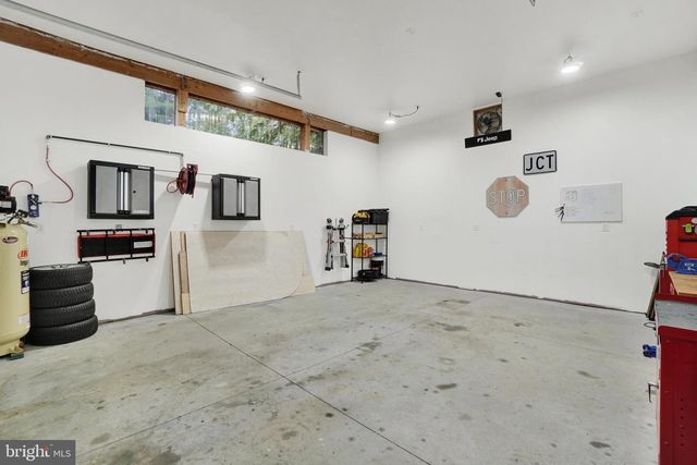1820 POWDER MILL RD, York, PA 17402