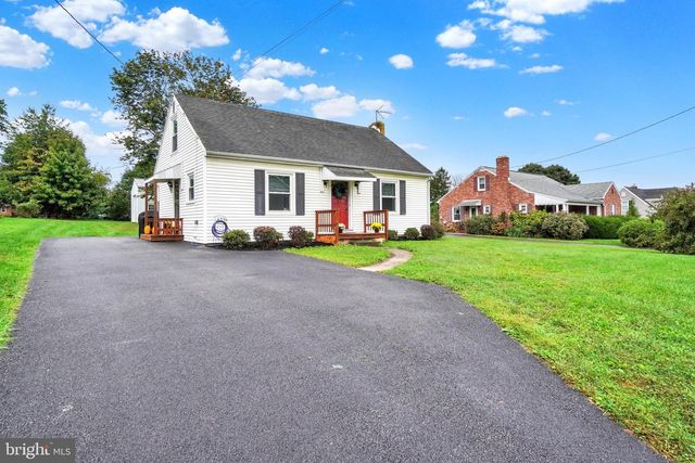 1820 POWDER MILL RD, York, PA 17402