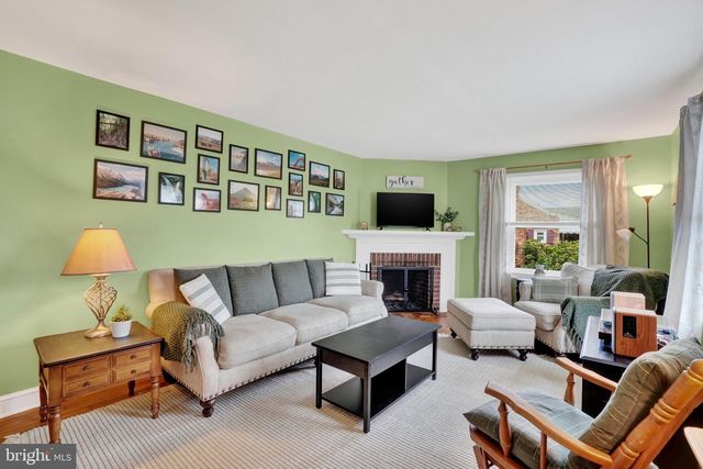 1820 POWDER MILL RD, York, PA 17402