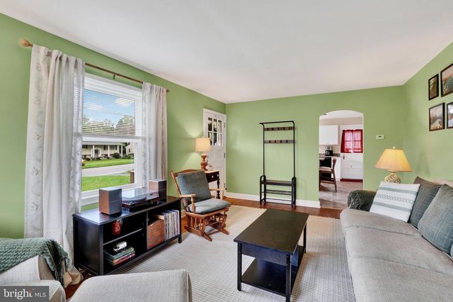 1820 POWDER MILL RD, York, PA 17402