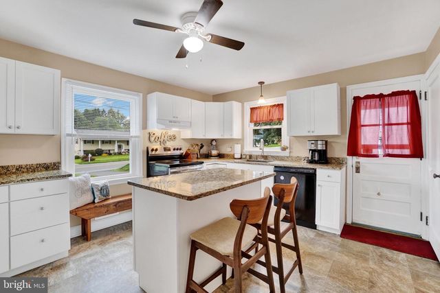 1820 POWDER MILL RD, York, PA 17402