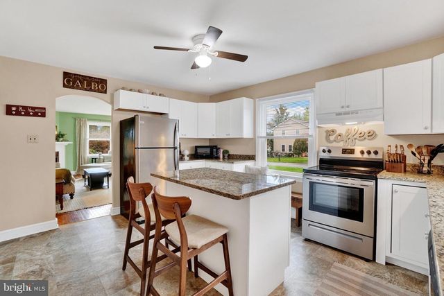 1820 POWDER MILL RD, York, PA 17402