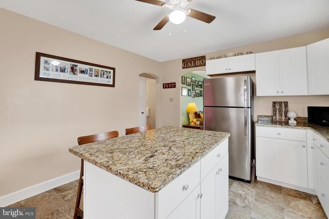 1820 POWDER MILL RD, York, PA 17402