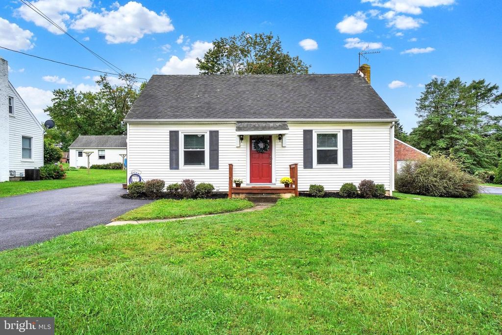 1820 POWDER MILL RD, York, PA 17402