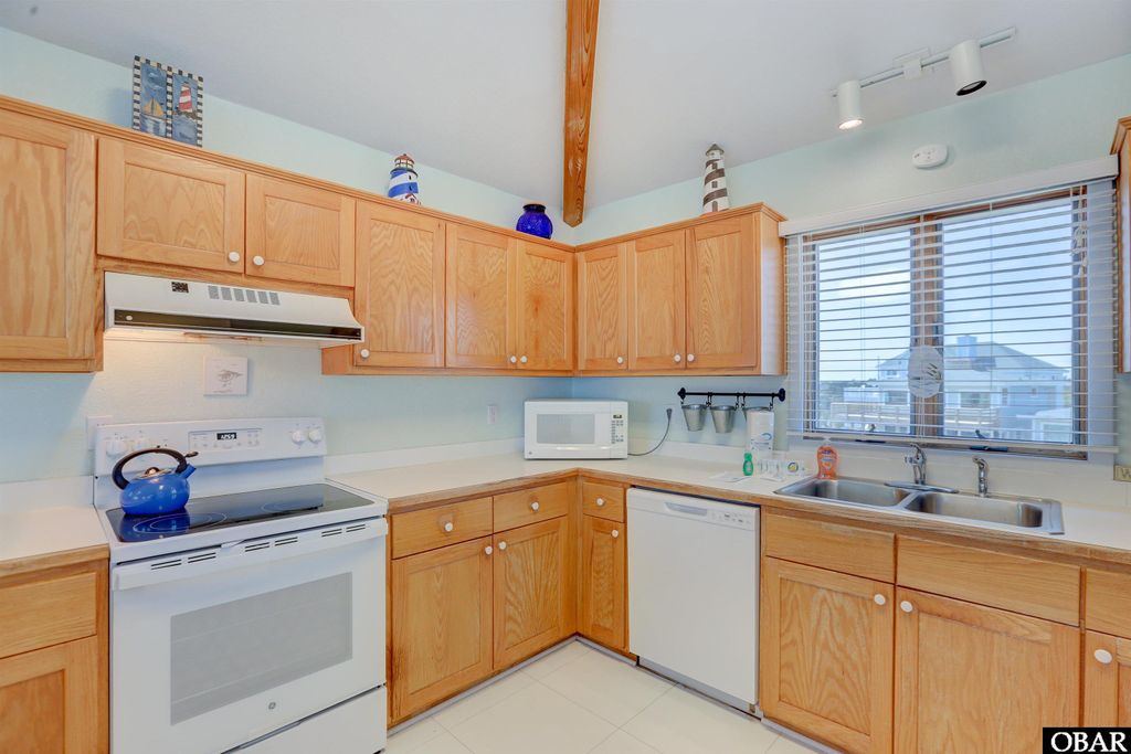 Image 4 of property listing at 40309 Due East Lot# 11, Avon, NC 27915