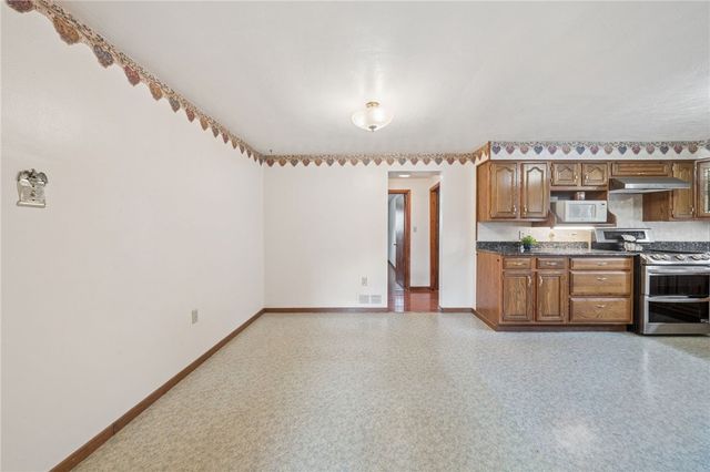 942 Shadycrest Rd, Beechview, PA 15216