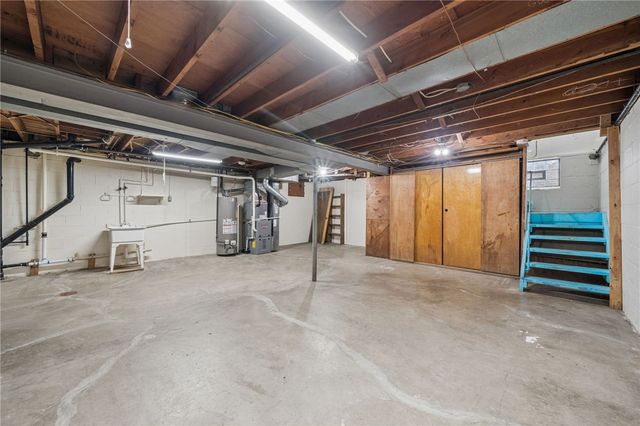 942 Shadycrest Rd, Beechview, PA 15216