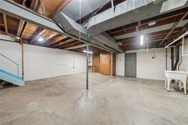 942 Shadycrest Rd, Beechview, PA 15216