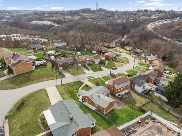 942 Shadycrest Rd, Beechview, PA 15216