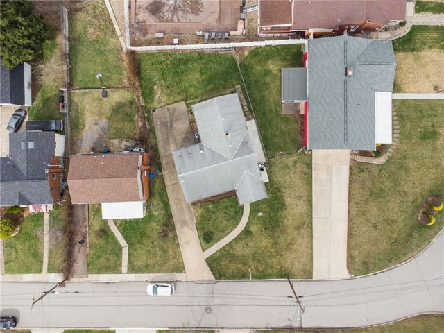 942 Shadycrest Rd, Beechview, PA 15216