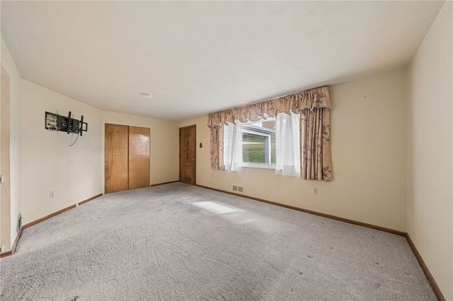 942 Shadycrest Rd, Beechview, PA 15216