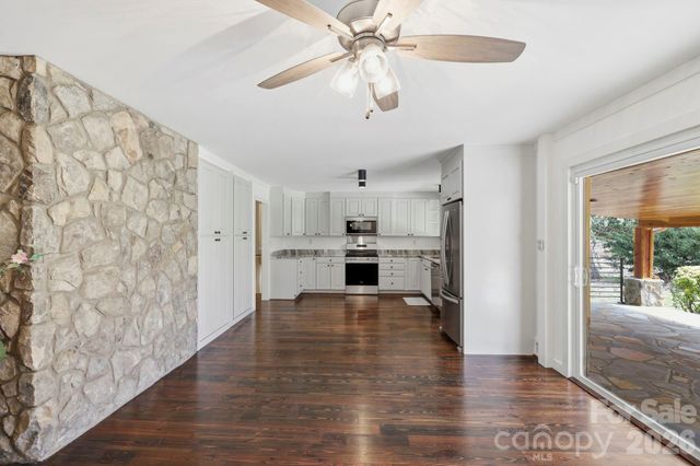 100 Ashton Lane, Brevard, NC 28712