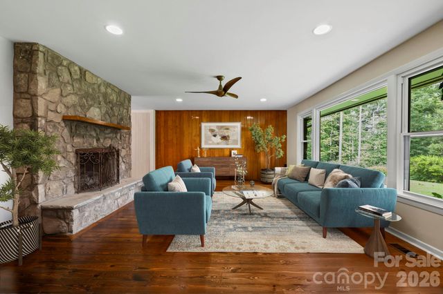 100 Ashton Lane, Brevard, NC 28712
