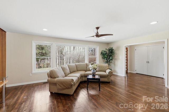 100 Ashton Lane, Brevard, NC 28712