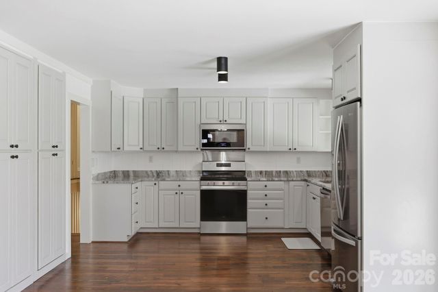 100 Ashton Lane, Brevard, NC 28712