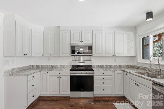 100 Ashton Lane, Brevard, NC 28712