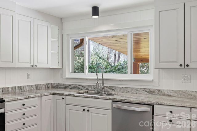 100 Ashton Lane, Brevard, NC 28712