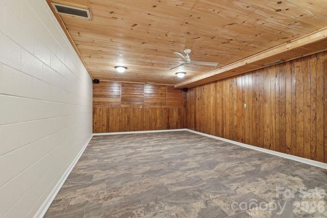 100 Ashton Lane, Brevard, NC 28712