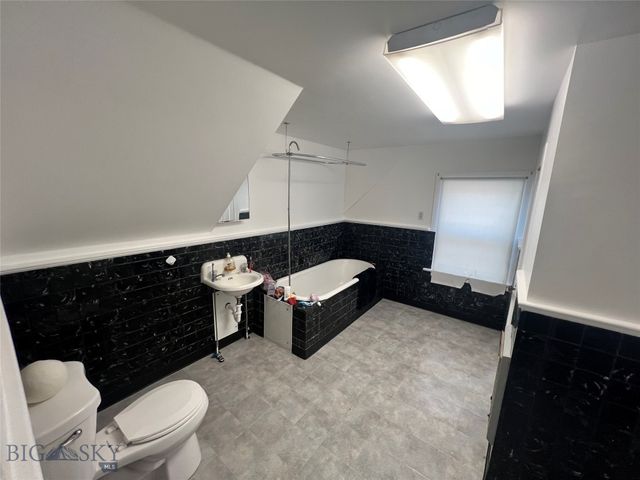 325 S Railroad Avenue, Dillon, MT 59725